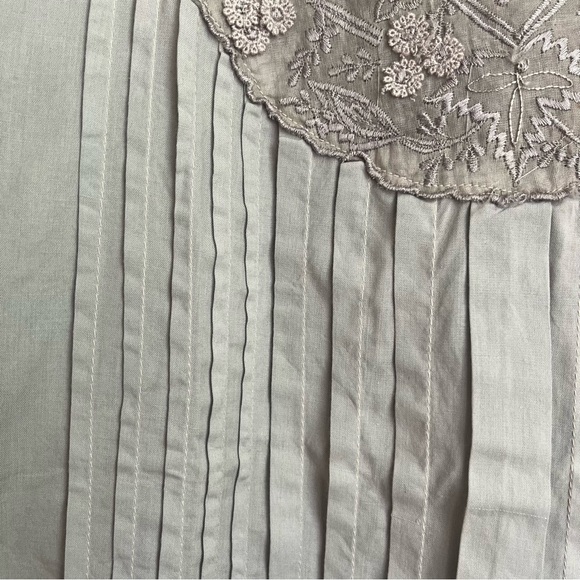 vintage doen style floral embroidered pintuck blouse - Picture 5 of 13